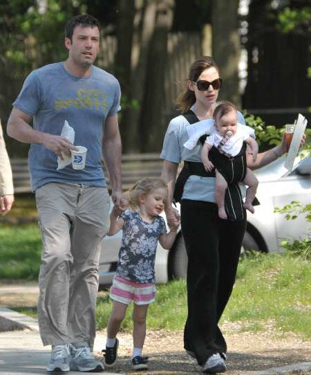 jennifer garner and ben affleck and kids. Jennifer Garner - Ben Affleck