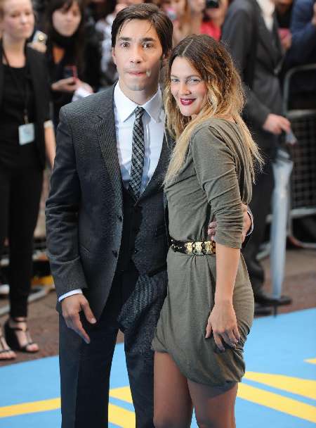 Justin Long with Drew Barrymore