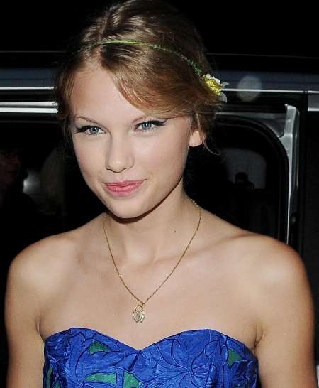 Kanye West Ruins Taylor Swift's MTV Video Music Awards Night