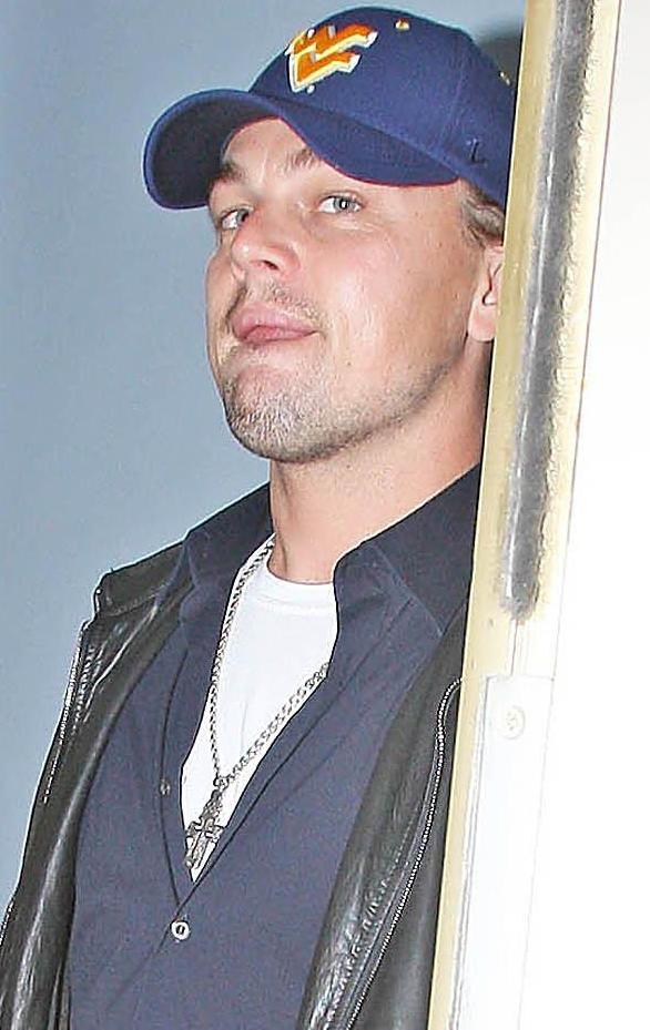 leonardo dicaprio and bar refaeli 2010. Leonardo Dicaprio#39;s Girlfriend